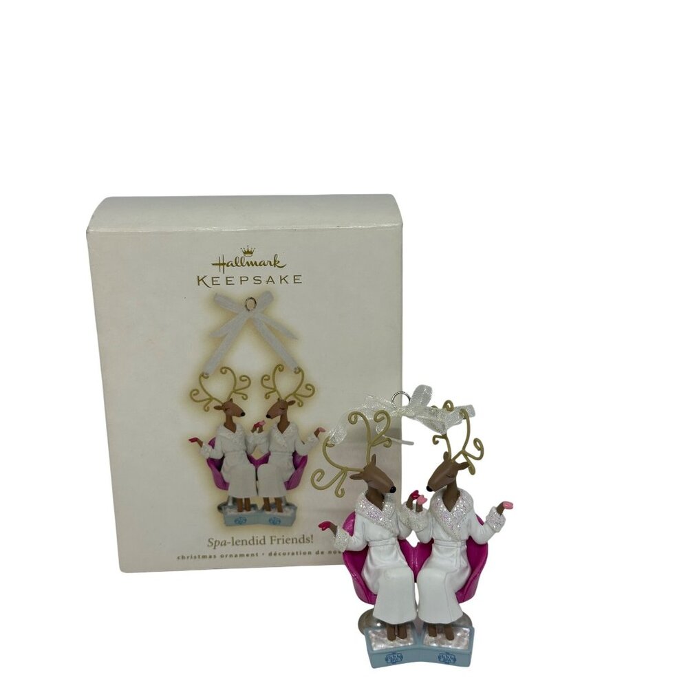 2009 Hallmark Keepsake Spa-lendid Friends Reindeer Christmas Ornament Box Decor
